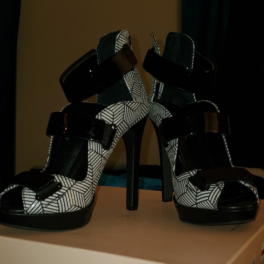 BCBG heels